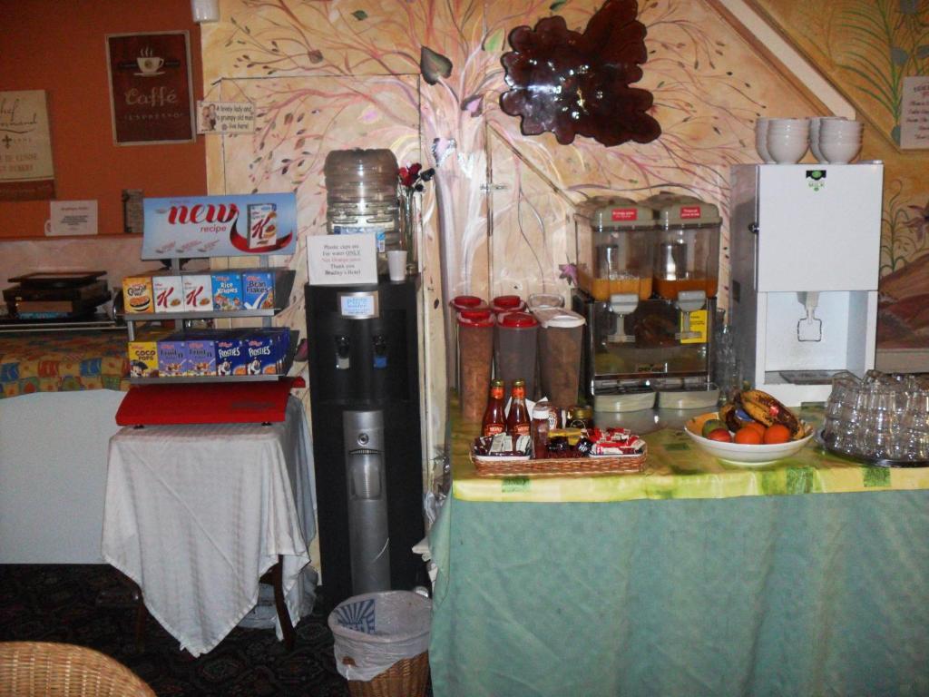 Bradleys Hotel Blackpool Bagian luar foto