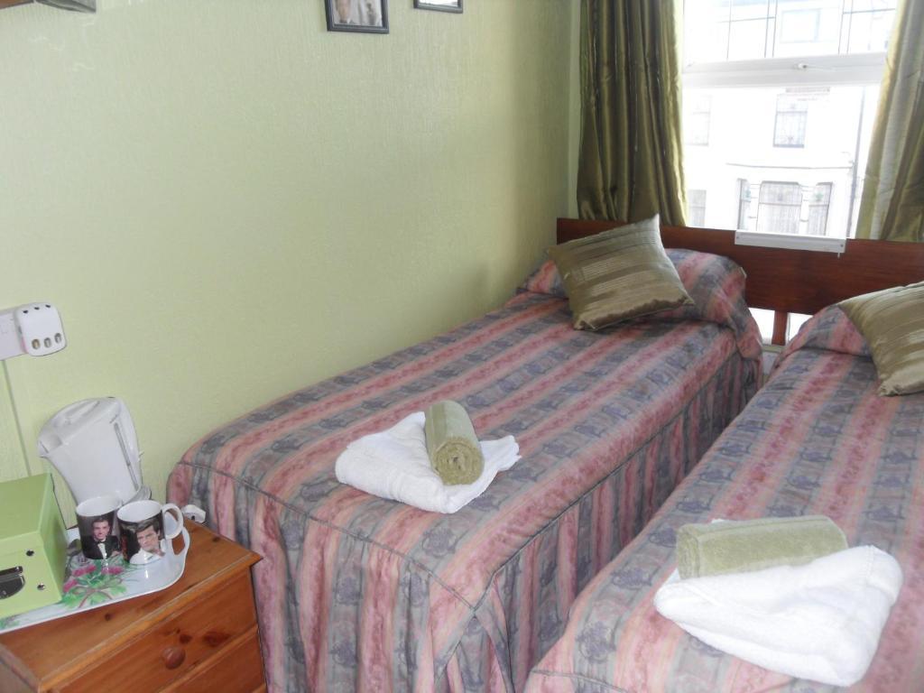 Bradleys Hotel Blackpool Bagian luar foto